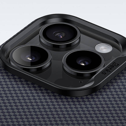 Apple iPhone 16 Pro Max Kılıf M-safe Şarj Özellikli Karbon Fiber Tasarımlı Benks Aurora ArmorPro Kevlar Kapak Siyah