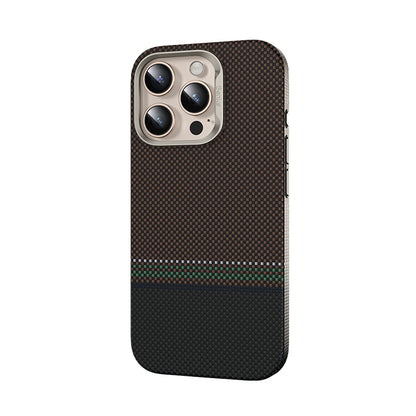Apple iPhone 16 Pro Max Kılıf M-safe Şarj Özellikli Karbon Fiber Tasarımlı Benks Prestige ArmorPro Kevlar Kapak Gold