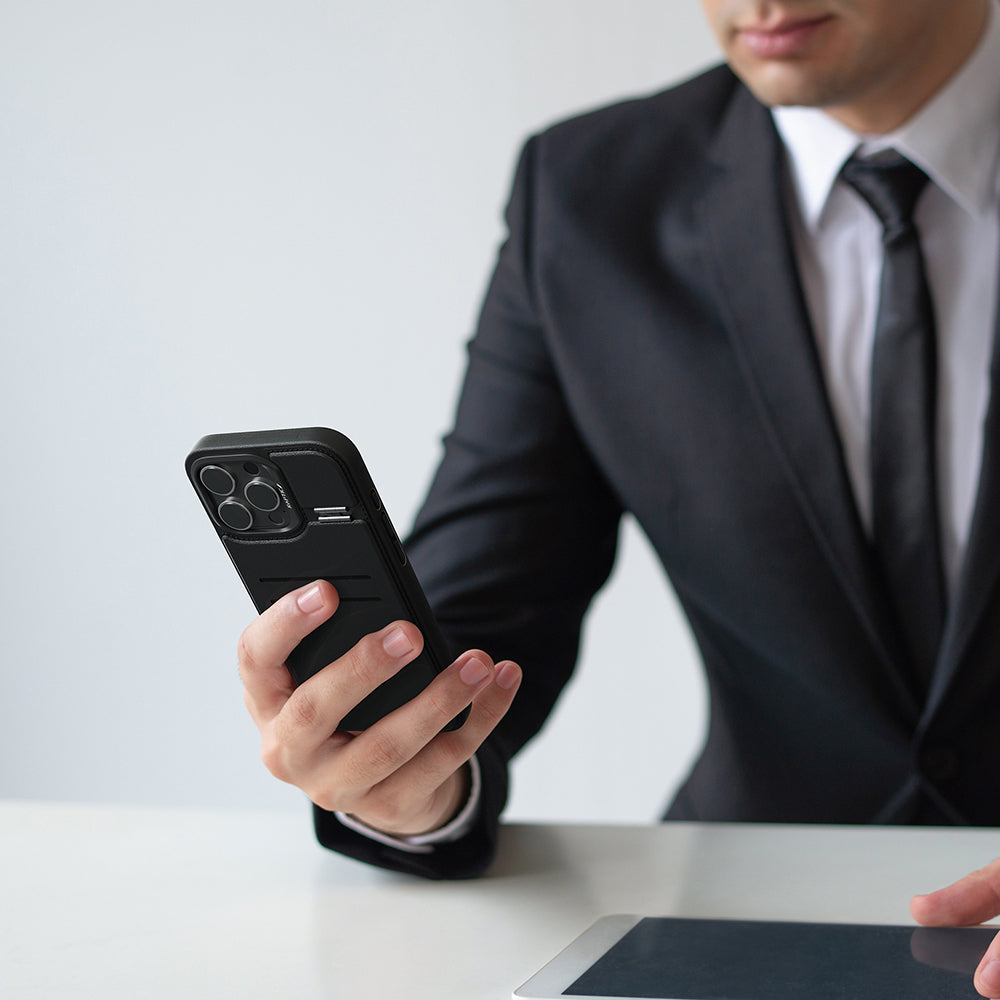 Apple iPhone 16 Pro Max Kılıf M-safe Şarj Özellikli Raptic Slim Wallet Serisi Deri Görünümlü Kartlıklı Standlı Kapak Siyah