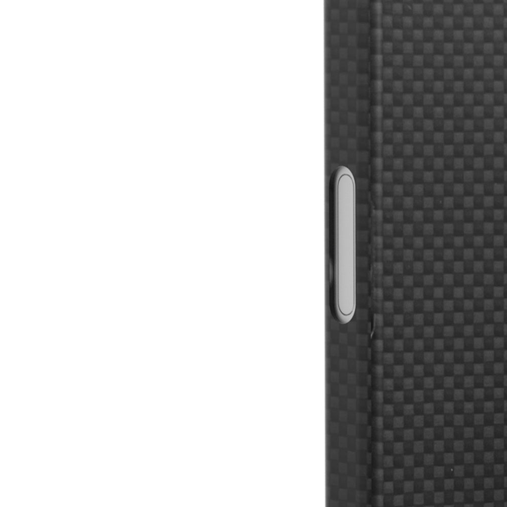 Apple iPhone 17 Pro Kılıf M-safe Şarj Özellikli Aramid Fiber Youngkit 1500D Kevlar Extreme Wing Titanyum-Gold Serisi Kapak Siyah