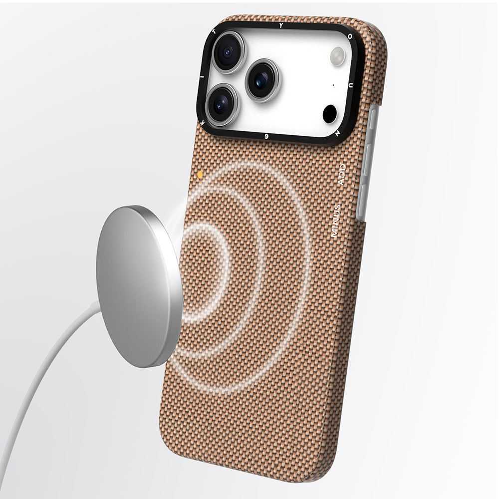 Apple iPhone 17 Pro Kılıf M-safe Şarj Özellikli Aramid Fiber Youngkit 1500D Kevlar Extreme Wing Titanyum-Gold Serisi Kapak Siyah