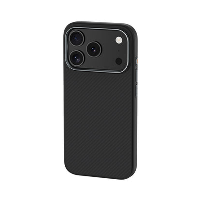 Apple iPhone 17 Pro Max Kılıf Karbon Fiber M-safe Şarj Özellikli Benks Hybrid ArmorPro 600D Kevlar Kapak Siyah