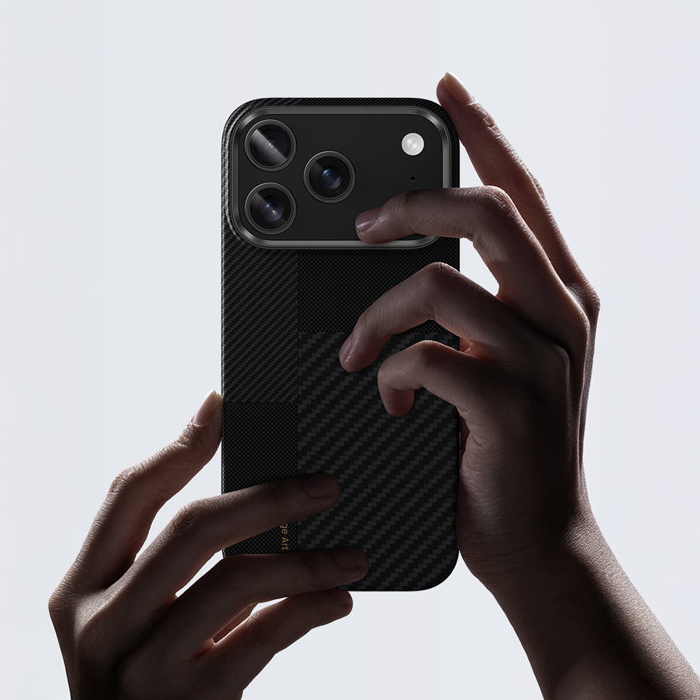 Apple iPhone 17 Pro Max Kılıf M-safe Şarj Özellikli Karbon Fiber Benks Montage ArmorAir Kevlar Kapak Siyah