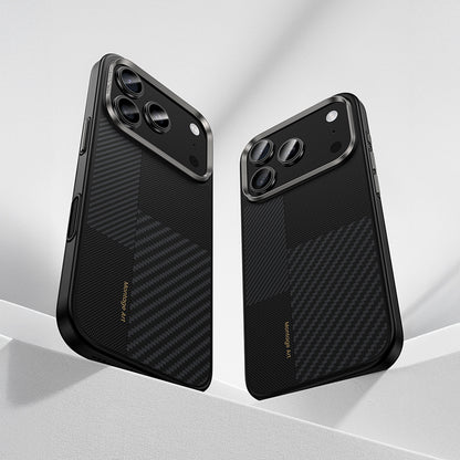 Apple iPhone 17 Pro Max Kılıf M-safe Şarj Özellikli Karbon Fiber Benks Montage Hybrid ArmorPro Kevlar Kapak Siyah