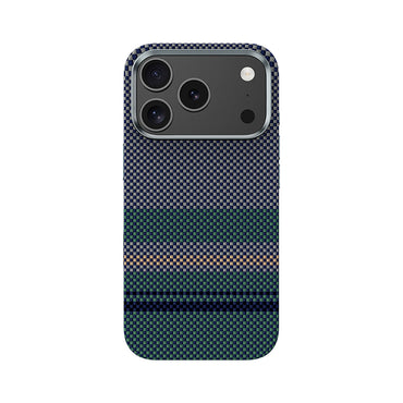 Apple iPhone 17 Pro Max Kılıf M-safe Şarj Özellikli Karbon Fiber Tasarımlı Benks Aurora ArmorPro Kevlar Kapak Yeşil