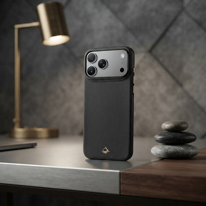 Apple iPhone 18 Pro Max Kılıf M-safe Şarj Özellikli Raptic Aramid Skin Reynis Serisi Karbon Kapak