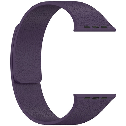 Apple Watch 10 42mm Zore KRD-136 Kabartma Desenli Silikon Kordon Açık Yeşil