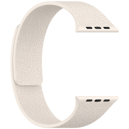 Apple Watch Ultra 49mm Zore KRD-136 Kabartma Desenli Silikon Kordon Açık Yeşil