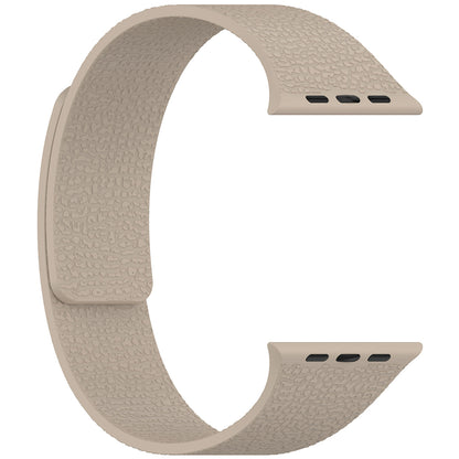 Apple Watch Ultra 49mm Zore KRD-136 Kabartma Desenli Silikon Kordon Açık Yeşil