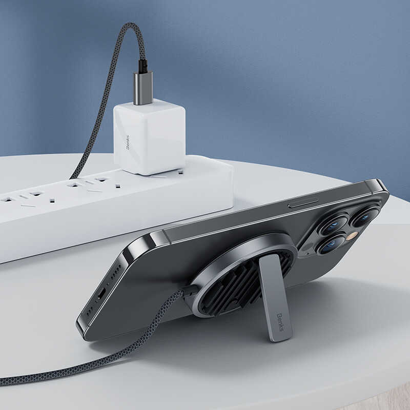 Benks MFM01 MFI Sertifikalı Standlı 15W Hızlı Şarj Özellikli M-safe PD Wireless Şarj Aleti Siyah