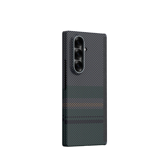 Galaxy Z Fold 7 Kılıf M-safe Şarj Özellikli Karbon Fiber Tasarımlı Benks Aurora ArmorAir Kevlar Kapak Yeşil