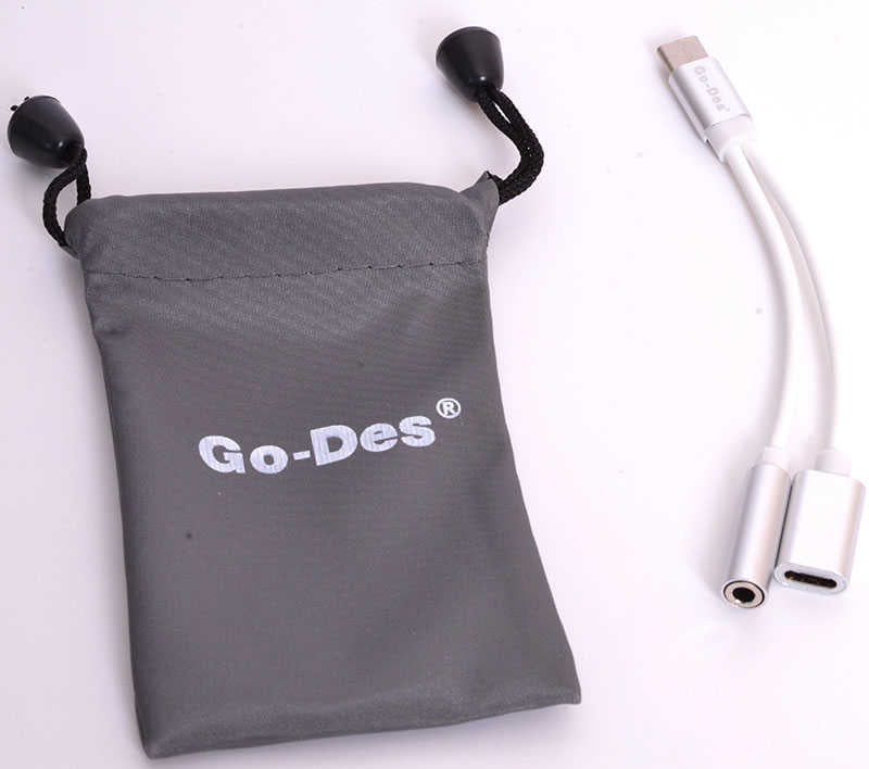 Go Des GD-UC010 2 in 1 USB-C to 3.5mm Audio Adapter Gray