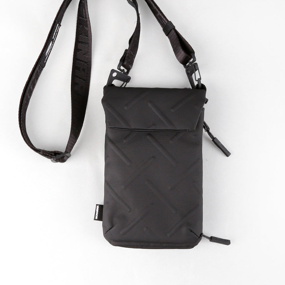 Skinarma Sling Pouch Juno Cross-Hatch Desenli Naylon Scout Boyun Askı Kayışlı Çapraz Vücut Çantası Siyah