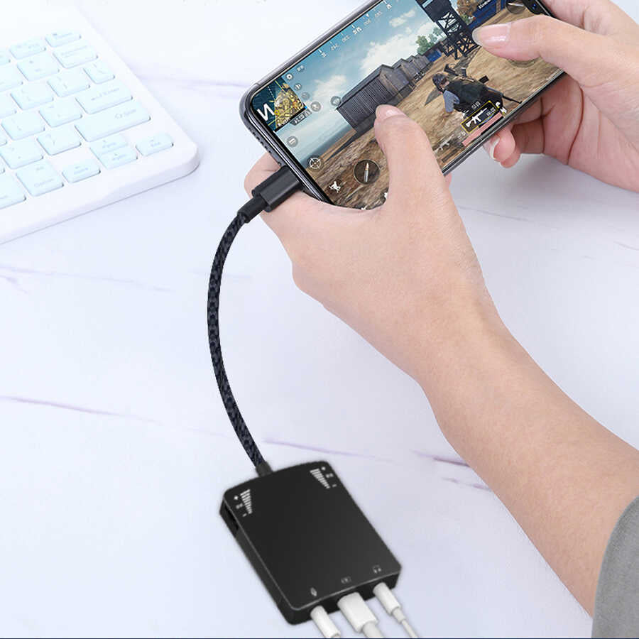 Wiwu 3 in 1 Live Broadcast Lightning Audio Adapter Black