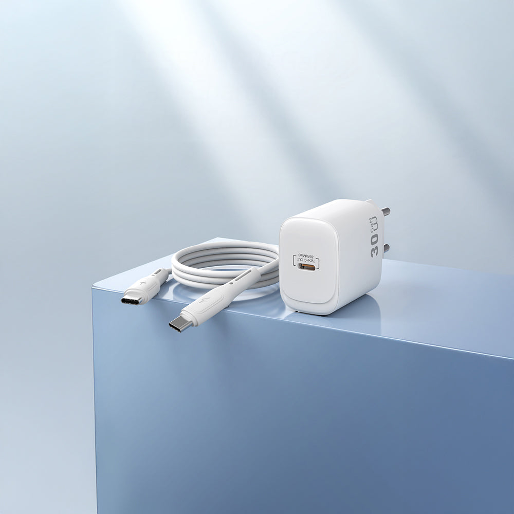 Wiwu Wi-G008 Essen Serisi GaN Tech PD Hızlı Şarj Başlığı Type-C to Type-C PD 30W Kablolu Şarj Seti Beyaz